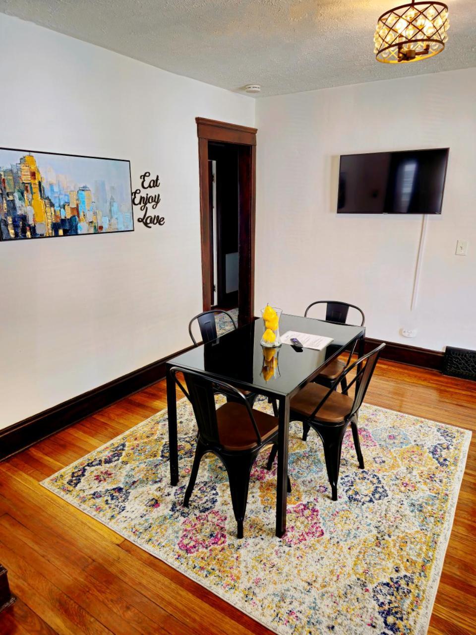 Lovely! Near Cleve Clinic/Uh/Cwru/Dwntwn W/Porch Villa Cleveland Exterior photo